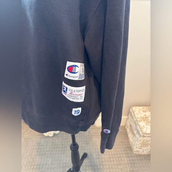 Men’s vintage Champion crewneck sweater - Picture 2 of 5